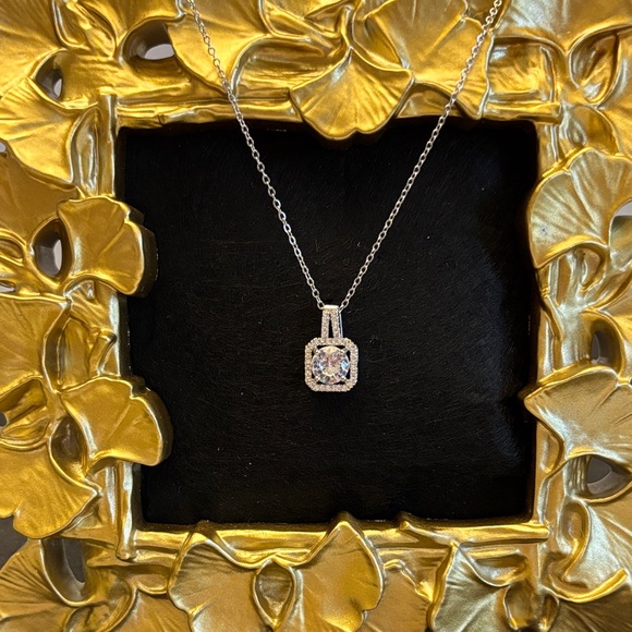 Jewelry - 💕5/25💕Silver and StonePendant Necklace 8” w/ Extender